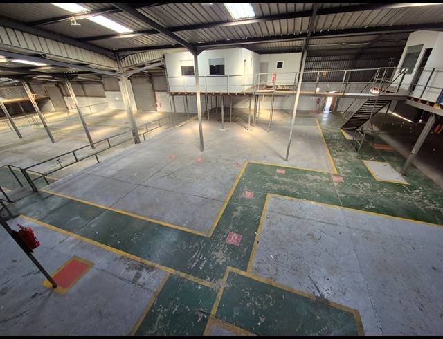 2,314M² WAREHOUSE TO LET IN WADEVILLE